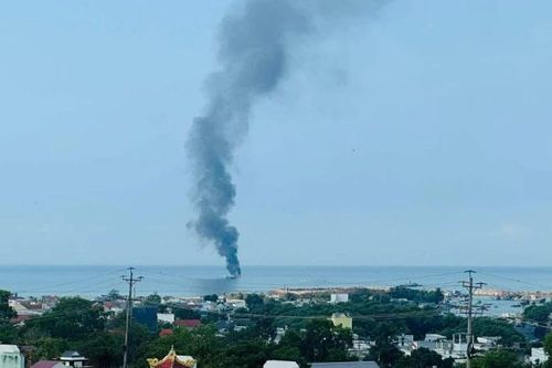 Lâm Đồng: Tàu cá bốc cháy trên biển