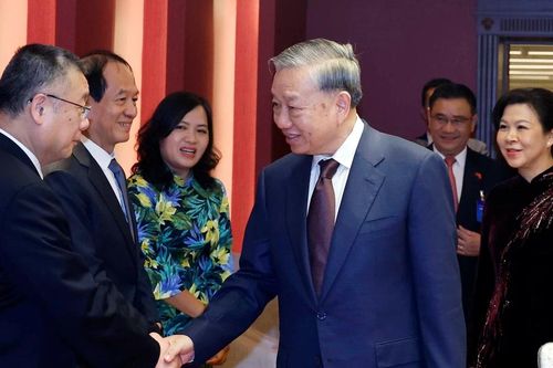 Gặp mặt thân nhân các tướng lĩnh, chuyên gia, nhân sĩ hữu nghị Việt Nam-Trung Quốc
