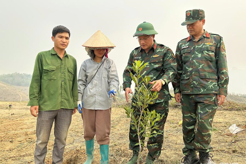 Bộ CHQS tỉnh Điện Biên thăm, động viên lực lượng thực hiện nhiệm vụ tại xã Mường Luân
