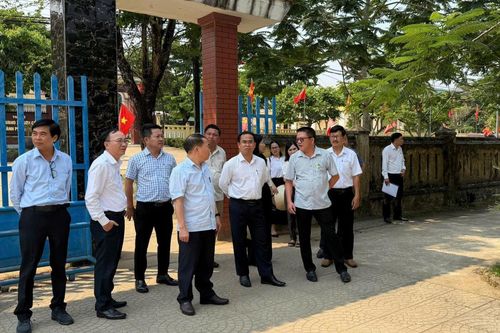 Kiên quyết không để học sinh bỏ học giữa chừng do khó khăn về kinh tế