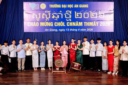 Sinh viên Khmer An Giang trong vòng tay Tết Chol Chnam Thmay