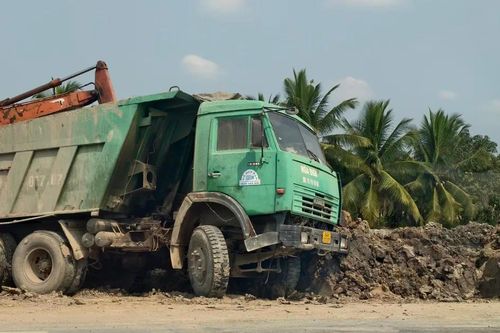 Rà soát, chấn chỉnh tình trạng khai thác đất mặt ruộng trái phép tại Vĩnh Long