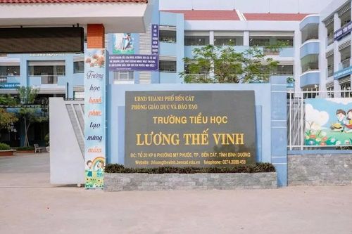5 học sinh bị phạt dùng kim tiêm y tế chích vào tay