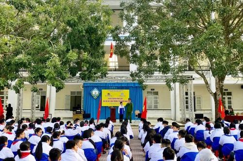 Xây dựng trường học không khói thuốc: Nỗ lực từ nhiều phía
