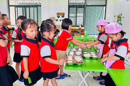 Hà Tĩnh nắng nóng kéo dài: Tăng kiểm soát bữa ăn học đường