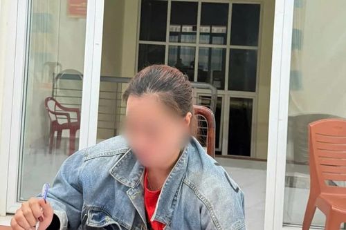 Cãi nhau với 'chồng hờ', mẹ tác động vào mặt con ruột để... trêu tức