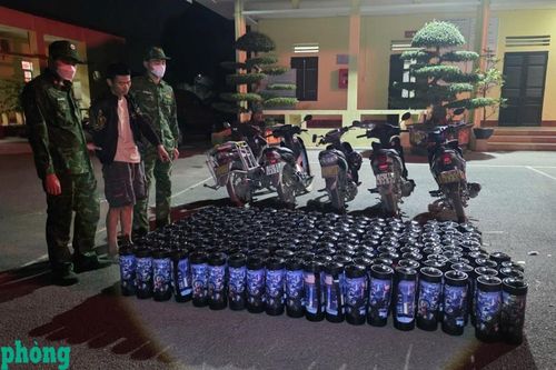Bắt giữ vụ vận chuyển 184 bình khí cười tại khu vực biên giới xã Hoành Mô