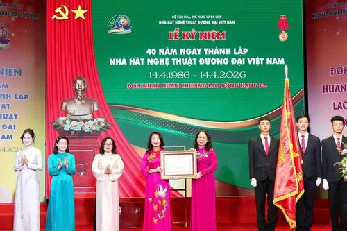 Hành trình 40 năm rực rỡ của Nhà hát Nghệ thuật đương đại Việt Nam