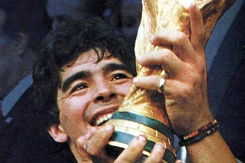 Phiên tòa mới xét xử vụ án huyền thoại Diego Maradona qua đời