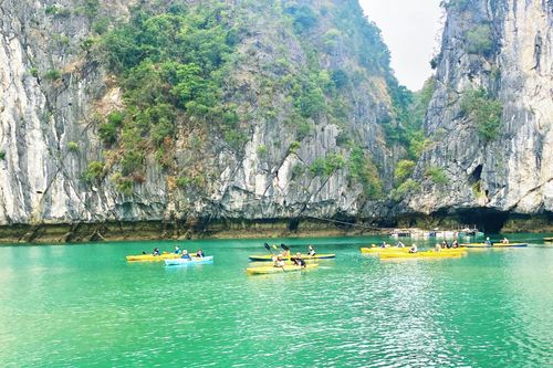Du lịch Việt đánh thức 'kho báu' biển đảo