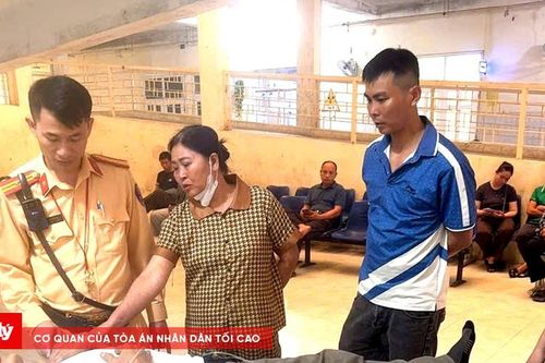Cảnh sát giao thông cứu sống người đàn ông đột quỵ giữa đường