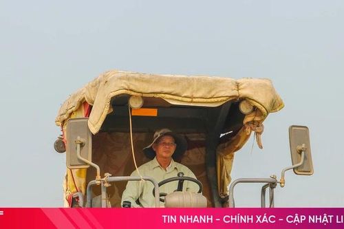 Công nhân 'vượt nắng' trên các công trường ở Hà Tĩnh