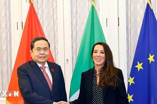 Chủ tịch Quốc hội đề nghị Italy có chính sách miễn thị thực cho công dân Việt Nam