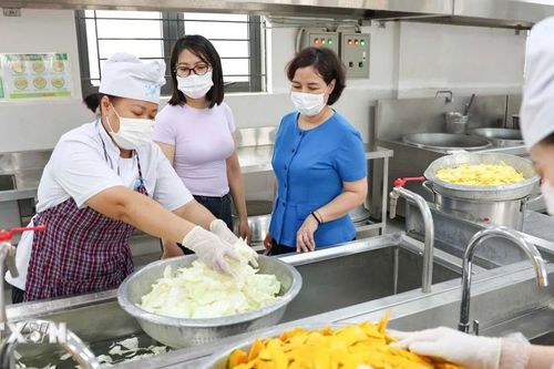 Đồng Nai: Không để thực phẩm bẩn vào bếp ăn trường học