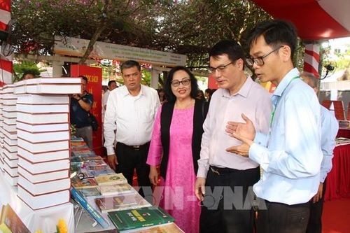 Ngắm 'Xứ Nam Kỳ' xưa và trải nghiệm số tại Hội sách Cần Thơ
