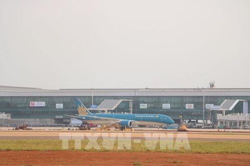 Lên phương án điều chỉnh giá dịch vụ hàng không khi giá nhiên liệu bay tăng