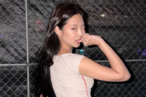 Jennie (BLACKPINK) đốt mắt fan với ảnh đời thường
