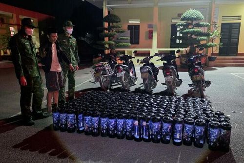 Bắt vụ vận chuyển 184 bình khí cười trái phép