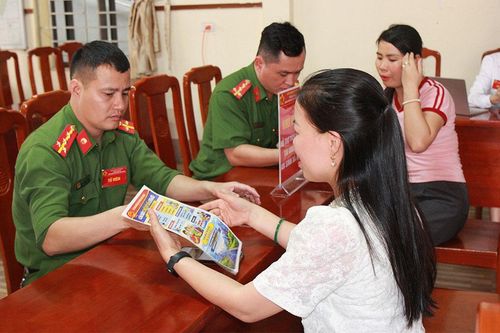 Phường Tiền Phong ra mắt mô hình hỗ trợ dịch vụ công trực tuyến và chuyển đổi số