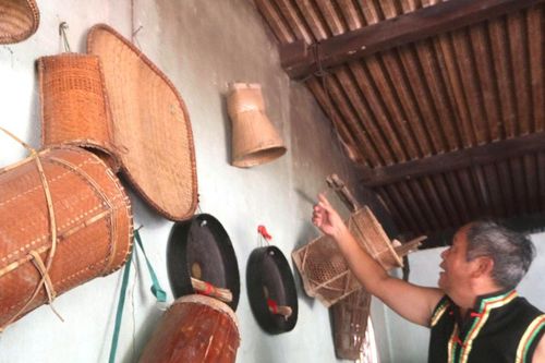 Người giữ hồn văn hóa Co