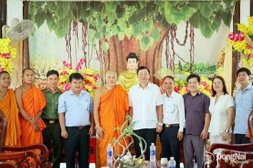 Giám đốc Sở Dân tộc và Tôn giáo chúc Tết Chol Chnam Thmay