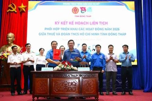 Lễ phát động ra quân cao điểm 15 ngày hỗ trợ hộ kinh doanh kê khai, nộp thuế điện tử