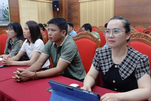 Tập huấn tuyên truyền phòng, chống ma túy cho trưởng thôn, người có uy tín trong cộng đồng và đồng bào dân tộc thiểu số
