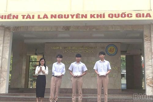 Trường THPT Lào Cai vinh danh học sinh lần đầu tiên giành Huy chương Bạc Kỳ thi Olympic truyền thống 30/4