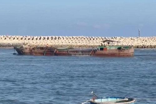 Sau nhiều tai nạn, cửa biển La Gi đang khẩn trương thông luồng