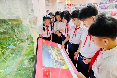 Bảo tàng Lâm Đồng: Ứng dụng màn hình tương tác tăng trải nghiệm tham quan