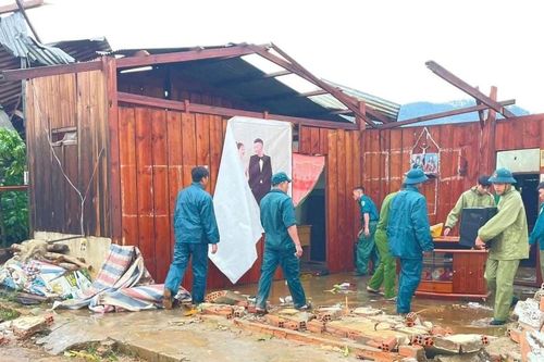 Mưa giông làm sập, tốc mái 11 căn nhà khu vực Đam Rông
