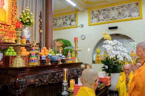Đức Pháp chủ quang lâm chùa Vạn Đức tưởng niệm húy nhật Đại lão Hòa thượng Thích Trí Tịnh (1917-2014)