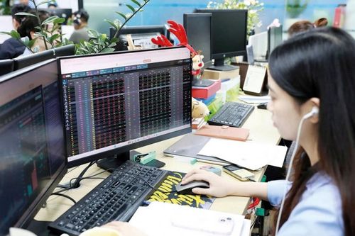 Áp lực pha loãng phía sau làn sóng tăng vốn công ty chứng khoán