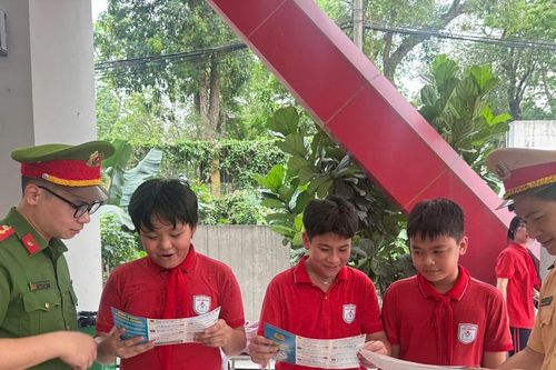 Công an phường Tây Hồ gieo mầm ý thức thượng tôn pháp luật trong học đường