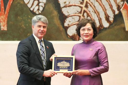 Phó Chủ tịch Quốc hội Nguyễn Thị Hồng tiếp Đoàn đại biểu cấp cao Hội đồng Kinh doanh Hoa Kỳ - ASEAN