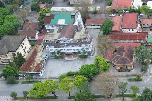 Nhiều công sở bỏ hoang trên khu 'đất vàng' trung tâm TP Huế được định đoạt ra sao?
