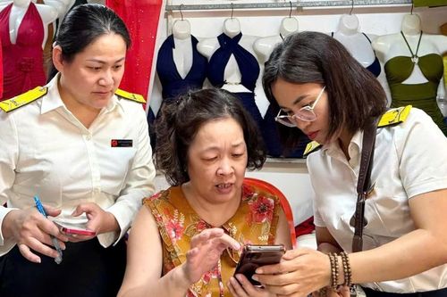 Từ thuế khoán sang kê khai, Hà Nội tiên phong đồng hành cùng hộ kinh doanh