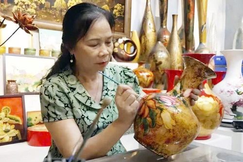 Làng nghề sơn mài Hạ Thái mùa đầu năm