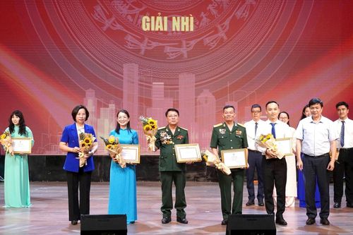 Lan tỏa mạnh mẽ tinh thần học tập, nghiên cứu, đưa Nghị quyết Đại hội XVIII vào cuộc sống