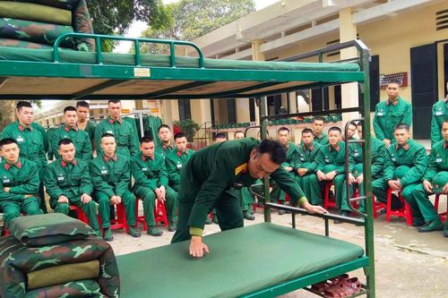 Những bước trưởng thành đầu tiên của người lính trẻ