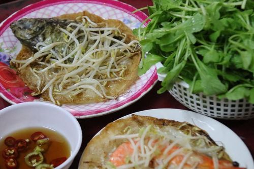 Về làng Chuồn ăn bánh khoái cá kình