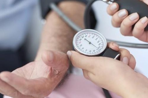 Thiếu niên 15 tuổi bị yếu liệt tứ chi vì hạ kali máu: bệnh có biểu hiện gì, nguy hiểm thế nào?