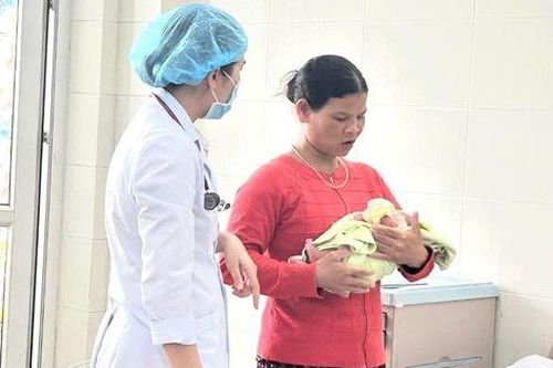 Kỳ tích nuôi sống hai trẻ sinh cực non của Bệnh viện Sản - Nhi tỉnh Quảng Ngãi