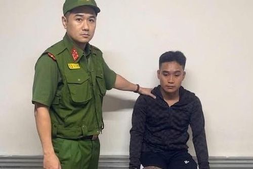 Hai thanh niên đánh nhau bằng dao giữa phố, 1 người tử vong