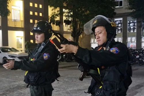 Những bước chân thầm lặng giữ bình yên Thủ đô