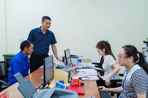 Thủ tướng yêu cầu đẩy mạnh sắp xếp, tinh gọn đầu mối tổ chức bên trong các bộ, ngành