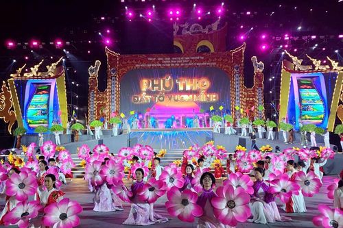 Tổng duyệt chương trình nghệ thuật khai mạc Lễ hội Đền Hùng và Tuần Văn hóa - Du lịch Đất Tổ