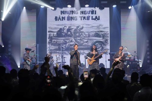 Picker Band và câu chuyện 6 'gã' chơi nhạc hồi sinh đầy bản lĩnh sau những đau thương
