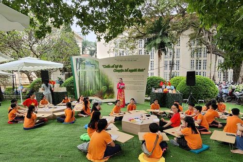 Từ trang sách đến không gian số: Hành trình nối liền mạch tri thức