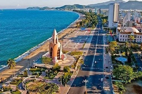 Tiếp tục rà soát, sắp xếp đơn vị sự nghiệp, người hoạt động không chuyên trách; thôn, tổ dân phố; triển khai tinh giản biên chế...